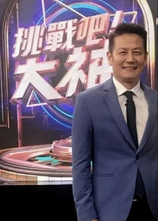 清纯娇小萝莉学生妹 为了金钱被金主包养甘愿做个小母狗 身体被金主肆意摆弄 - JAVDAY